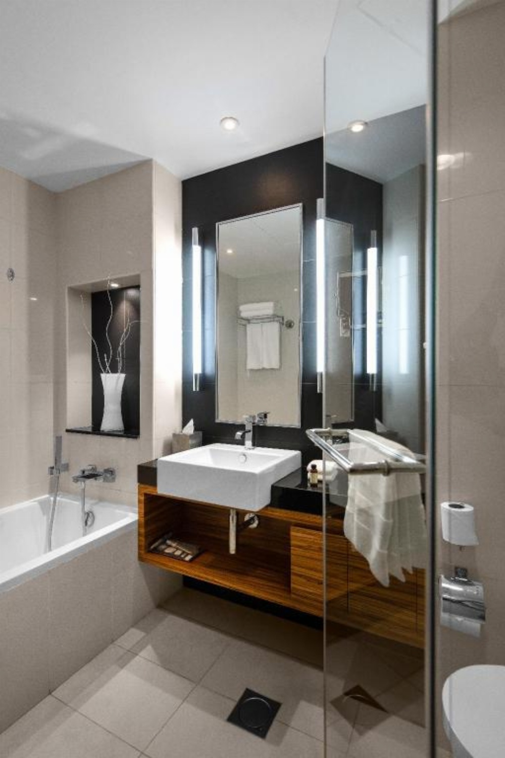 Pullman Dubai Jumeirah Lakes Towers Image 15