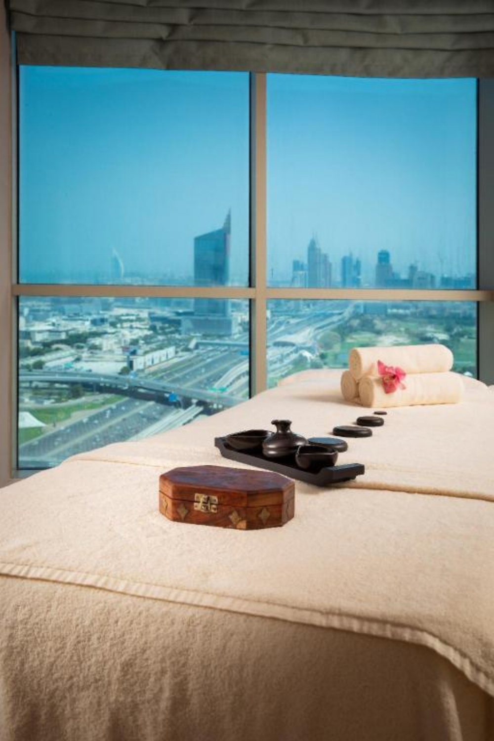 Pullman Dubai Jumeirah Lakes Towers Image 16