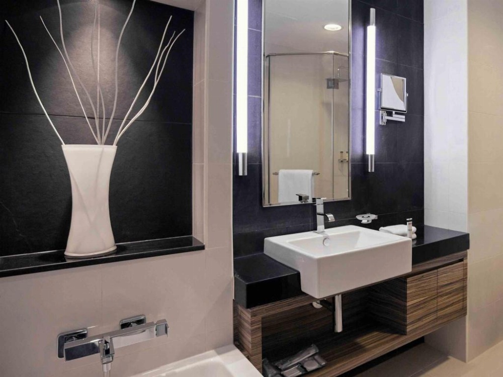 Pullman Dubai Jumeirah Lakes Towers Image 6